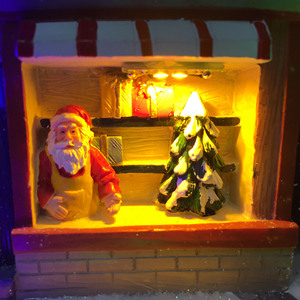 Village de Noël coloré Melody, décoration de Noël, scène de magasin <span class=keywords><strong>du</strong></span> train <span class=keywords><strong>du</strong></span> Père Noël, <span class=keywords><strong>maison</strong></span> de Noël éclairée par LED - Product Image 2