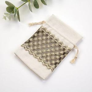 Grandi borse organiche in pizzo di <span class=keywords><strong>Organza</strong></span> di cotone morbido con <span class=keywords><strong>maniche</strong></span> a ventaglio nere con coulisse verde per gioielli e regali Logo personalizzato riciclabile - Product Image 3