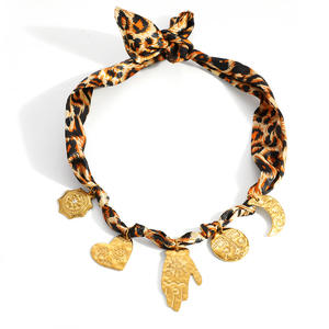 Collar de seda con estampado de leopardo, colgantes dorados de corazón, luna y ojo turco, joyería de moda para fiestas - Product Image 4
