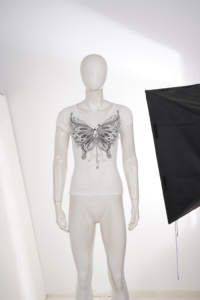 T-shirt côtelé blanc à imprimé papillon pour femme avec boutons, col en V, manches courtes, coupe ajustée, haut décontracté, nouveau style 2026 - Product Image 6