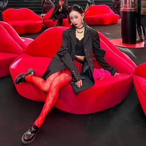 Creative Alien Clothing Store Women's Clothing Store Lounge Area Reception Beauty Salon Red Lips Fashion Styling Sofa