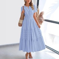 Robe longue plissée à col en V et manches courtes pour femme, taille plus, respirante, coupe trapèze, texture verticale, idéale pour les vacances d'été (OEM/ODM)