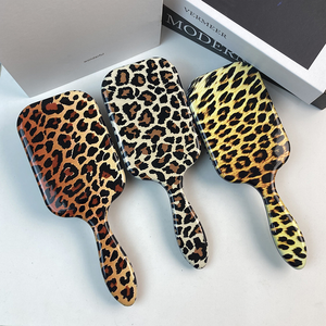 แปรงหวีผมพิมพ์ลายเสือดาวหวีลมนวดหนังศีรษะ - Product Image 1