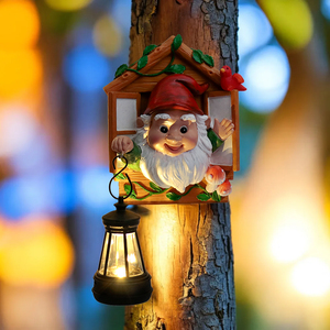 Lampada Ornamentale a Forma di Gnomo per Alberi a Energia Solare - Design Gnomo da Finestra, Accensione Automatica di <span class=keywords><strong>Notte</strong></span>, Perfetta per Decorazione Giardino e Illuminazione Vialetti - Product Image 1