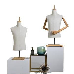 Presentatiepop mannelijke mannequin van hout met flexibele armen, zwart linnen bovenlichaam, voor het etaleren van pakken - Product Image 5