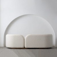 Canapé-lit sectionnel convertible 2 places de style Mid-Century, avec un siège en tissu et rembourrage en mousse compressée, idéal pour le salon