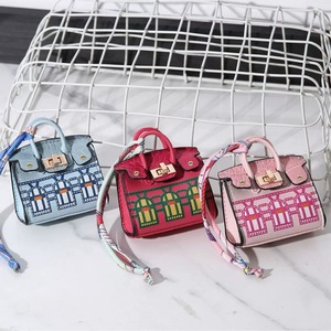 JHT Fabrieks Prijs PU Dames Mode Decoratieve Lichtgewicht Draagbare Mini Tas Hangertje Schattig Klein Huisje Tas Rode Envelop - Product Image 1