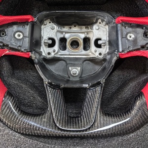 Volante de Fibra de Carbono Auténtica para <span class=keywords><strong>Dodge</strong></span> Charger <span class=keywords><strong>Challenger</strong></span> SRT <span class=keywords><strong>2021</strong></span> 2022 2023 2019 2020, Volante de Cuero Rojo para Automóvil - Product Image 2