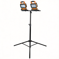 Projecteur compact 30W rechargeable à cellule lithium, faisceau doux, base magnétique, fonction batterie externe intégrée