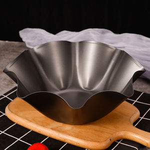 <span class=keywords><strong>Molde</strong></span> <span class=keywords><strong>de</strong></span> pastel <span class=keywords><strong>de</strong></span> crisantemo <span class=keywords><strong>de</strong></span> acero al carbono antiadherente negro, herramienta para hornear <span class=keywords><strong>de</strong></span> fácil liberación antiadherente <span class=keywords><strong>de</strong></span> 6 pulgadas - Product Image 1