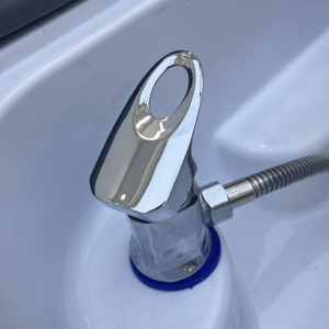 Fauteuil de lavage de cheveux multifonctionnel de luxe avec massage, lit de shampoing, spa pour les pieds, vapeur, thérapie électrique de la tête et bain de pieds SPA - Product Image 1