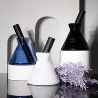 Bouteille vide de diffuseur d'arome d'huile essentielle de luxe de 200ml 7oz de logo personnalisé bouteille de diffuseur de parfum de roseau en verre rouge noir ambré