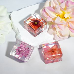 Poids-papier en résine, <span class=keywords><strong>cube</strong></span> transparent avec fleurs séchées, outil pédagogique, figurine cadeau, décoration florale, artisanat, fourni par l'usine - Product Image 6