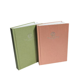 Cuaderno de Oficina Ecológico con Cubierta Dura, Encuadernación en Espiral, Diseño con Relieve Plateado y Cinta Decorativa, con Impresión Personalizada - Product Image 4