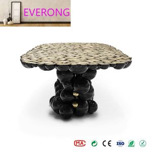 <span class=keywords><strong>Mesa</strong></span> de Comedor de Diseño Italiano de Lujo con Base Ovalada de Burbujas, Tablero de Latón Dorado de Lujo para Decoración de Villas, Mansiones y Restaurantes de Alta Gama - Product Image 2
