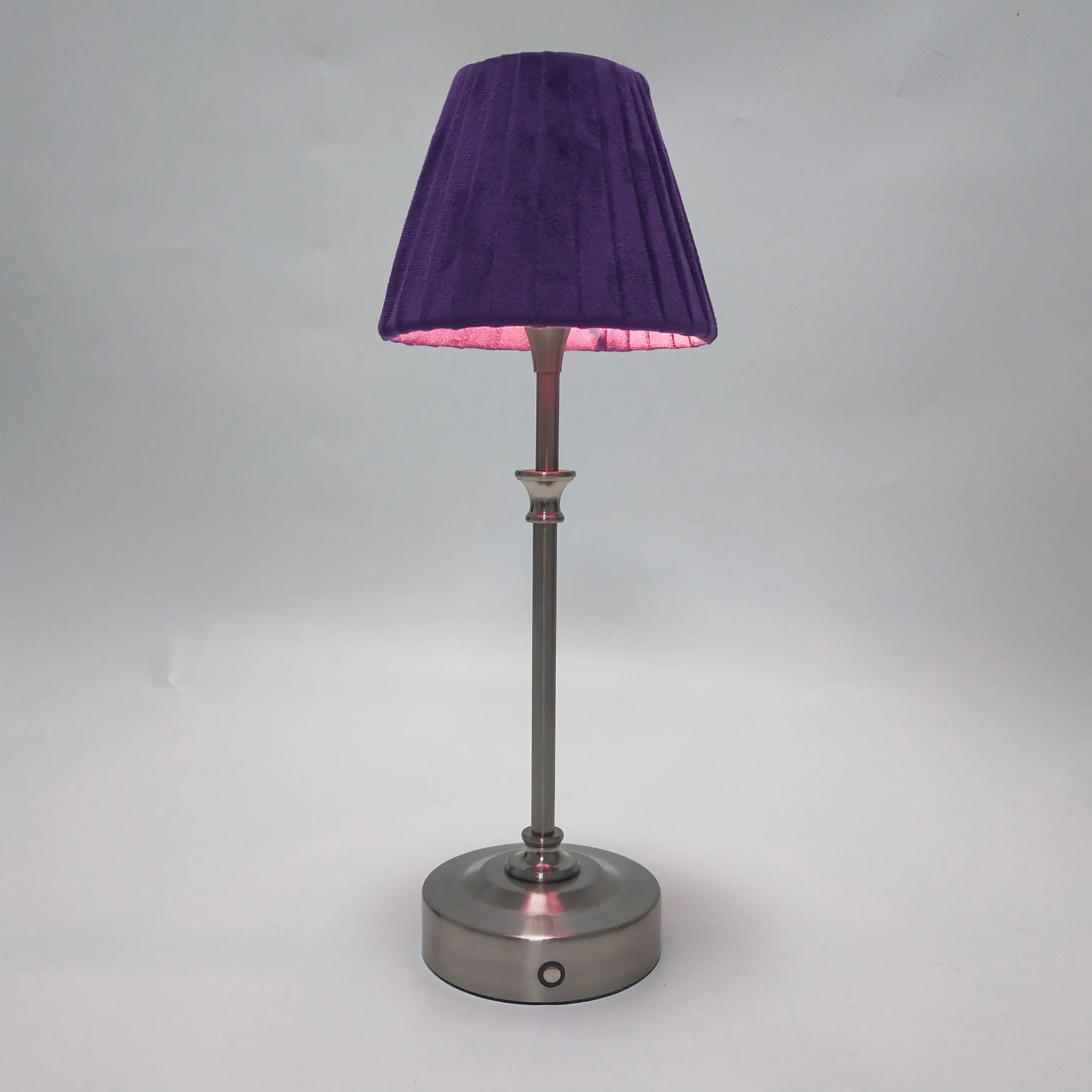 REBECCA – lampe personnalisée en aluminium à commande tactile, lampe de table de restaurant à led