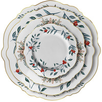 Service de table en céramique de porcelaine fine, motif floral aux fruits rouges, style nordique moderne, avec bordure dorée, pour hôtels et restaurants