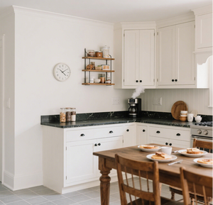 <span class=keywords><strong>Cucina</strong></span> Moderna SANTOPOVA in Stile Shaker <span class=keywords><strong>Bianco</strong></span> <span class=keywords><strong>con</strong></span> Piano di Lavoro in <span class=keywords><strong>Marmo</strong></span> Nero e Elettrodomestici in Acciaio Inossidabile - Product Image 2