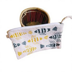 กระเป๋าทรงสี่เหลี่ยมผืนผ้า Urban Simplicity พร้อมหูหิ้วทำจากเส้นใยราฟเฟีย และซับในทำจากใยปาล์มราฟเฟีย 100% สำหรับใช้ในชีวิตประจำวัน - Product Image 1