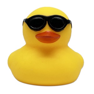 Gafas de sol con diseño liso de PVC, 10 tipos, logotipo personalizado a granel, bañera, pato amarillo chirriante, juguetes, pato de goma, venta al por mayor - Product Image 2