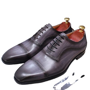 XuanWu A636 – Chaussures Richelieu classiques pour hommes, en cuir véritable fait main, style britannique, décontractées et habillées, à bout fermé, isolantes et massantes - Product Image 1