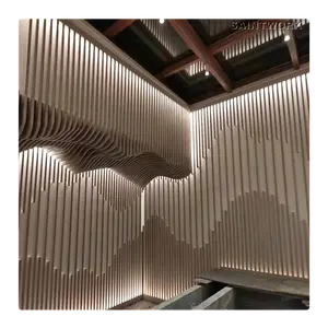 Panneaux muraux ondulés 3D en métal aluminium pour décoration intérieure lamelles de revêtement de mur rideau acoustique de couleur bois pour hall, centre commercial, bureau à domicile