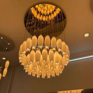 Lámpara de Araña Moderna de Lujo con Forma de Flor de Tulipán, Cúpulas de Cerámica con Capullos Florecientes, Lámparas Ovaladas Personalizadas con Altura Ajustable - Product Image 3