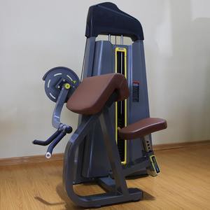 מכשיר כושר מסחרי לכריכת שרירי הזרועות (בייספס) ולחיזוק שרירי הזרועות האחוריות (טריפס), עם אפשרות לבחירת משקל באמצעות פינים. - Product Image 3