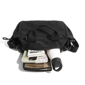 Sac bandoulière unisexe en nylon avec fermeture éclair et poche avant pour le sport et l'usage quotidien - Product Image 5