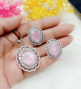 Ensemble de pendentifs en diamant américain Cz Stone Party Wear Premium Design Jewellery Handmade Bulk Product - Product Image 2