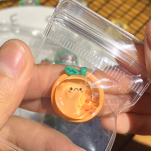 Magnifique et créatif pendentif fruit, amusant pour manger et jouer, à pincer et à manipuler, fruit de dessin animé, jouet transparent en forme d'éventail - Product Image 4