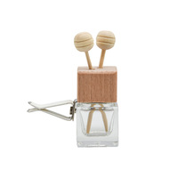 Bouteille de parfum carrée en verre de 8 ml pour grille d'aération de voiture avec bouchon en bois, diffuseur vide à clipser pour l'intérieur de la voiture