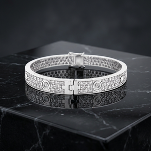 Bracelet jonc pour femme en argent sterling 925 avec diamants CVD ronds brillants de couleur EF, bijoux fins - Product Image 1