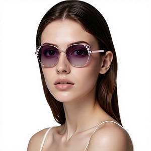 Gafas de sol tipo ojo de gato para mujer, lentes moradas con gradiente de borde completo, protección UV 100%, gafas de protección solar - Product Image 1