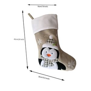 Offre Spéciale – Ensemble de Décorations de Noël Personnalisées en Bois Gris de Luxe (Renne, Bonhomme de Neige, Père Noël) – Cadeau de Noël en Gros pour Chaussettes de Noël - Product Image 4