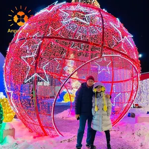 スパンコール吊り飾り付きシルバークリスマスボール