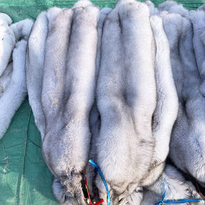 Pelli di Volpe Bianca all'Ingrosso per Abbigliamento Femminile, Pelliccia di Volpe Rossa in Vendita, Pelli di Volpe Argentata di Alta Qualità per Artigianato Fai-da-Te - Product Image 4