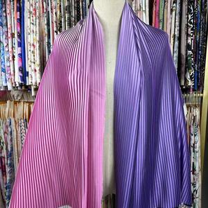 قماش ساتان سباندكس فاخر بطباعة رقمية متدرجة بثنيات مسطحة 1 سم للمصممين - Product Image 4