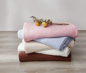 Couverture tricotée douce 100% coton de couleur fraîche pour printemps et automne - Product Image 2