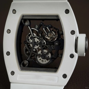 Montre mécanique sportive de luxe discrète pour homme, boîtier blanc résistant aux rayures, mouvement entièrement squeletté, forme tonneau. - Product Image 5