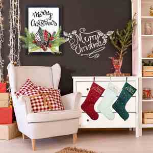 Chaussettes de Noël en tissu brodé et gaufré or, sacs cadeaux pour bonbons, trois styles - Product Image 2