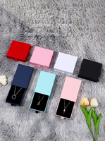 Boîte d'emballage rigide portable en pulpe personnalisée avec logo, doublure en éponge et finition bronzée pour colliers, boucles d'oreilles et montres - Vente en gros