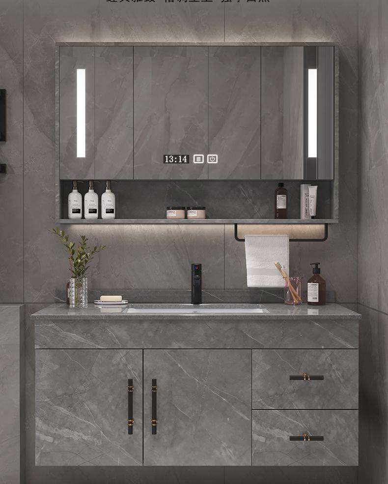 สีเทาเข้ม