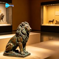 Sculpture de lion debout en bronze antique grandeur nature pour jardin extérieur avec piédestaux pour la décoration de la maison