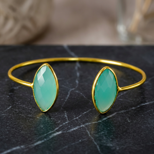 Bracelet manchette ajustable doré en laiton plaqué or 14 carats, fait main, ethnique, avec pierre précieuse Calcedoine Aqua, unisexe - Product Image 3