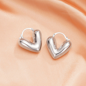 Orecchini a Cuore per Donne, Gioielli Eleganti e Audaci, Accessori di Moda - Product Image 6