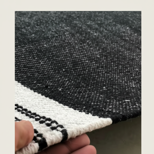 Alfombra Dhurrie de diseñador moderno de algodón 100%, alfombra marroquí geométrica tejida Plana Alta para uso en puertas de oración interiores, decoración del hogar - Product Image 1