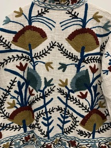 Hecho a mano TNT Vintage Suzani Chaqueta corta de invierno bordado Suzani chaquetas fiesta desgaste abrigo para mujer - Product Image 3