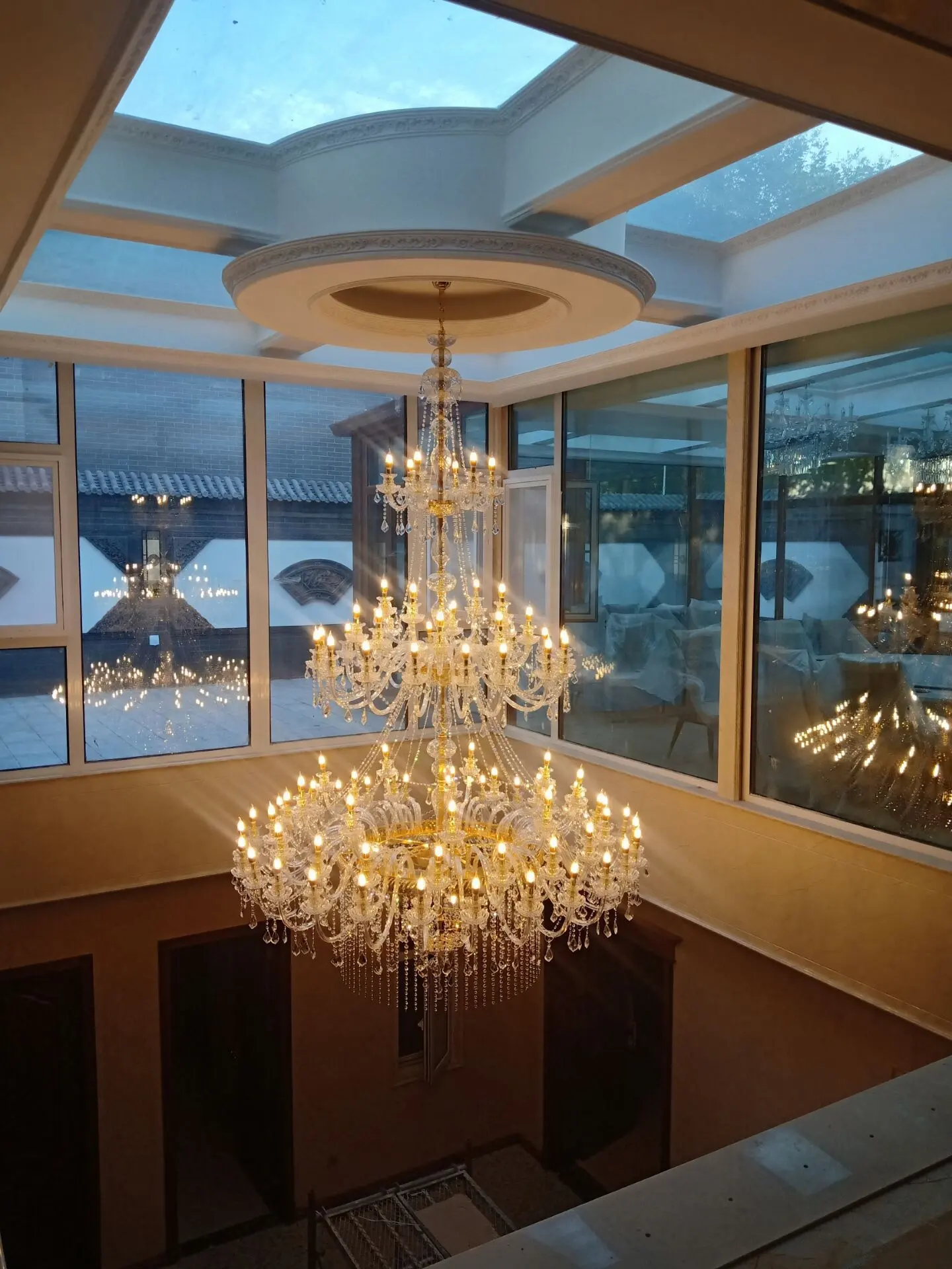 Büyük altın k9 kristal asılı lamba modern lüks avize otel lobisinde