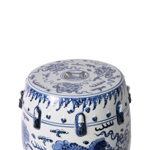Tabouret en porcelaine bleu et blanc de style chinoiserie, motif audacieux de chien Foo, siège oriental distinctif pour maison moderne et traditionnelle - Product Image 3